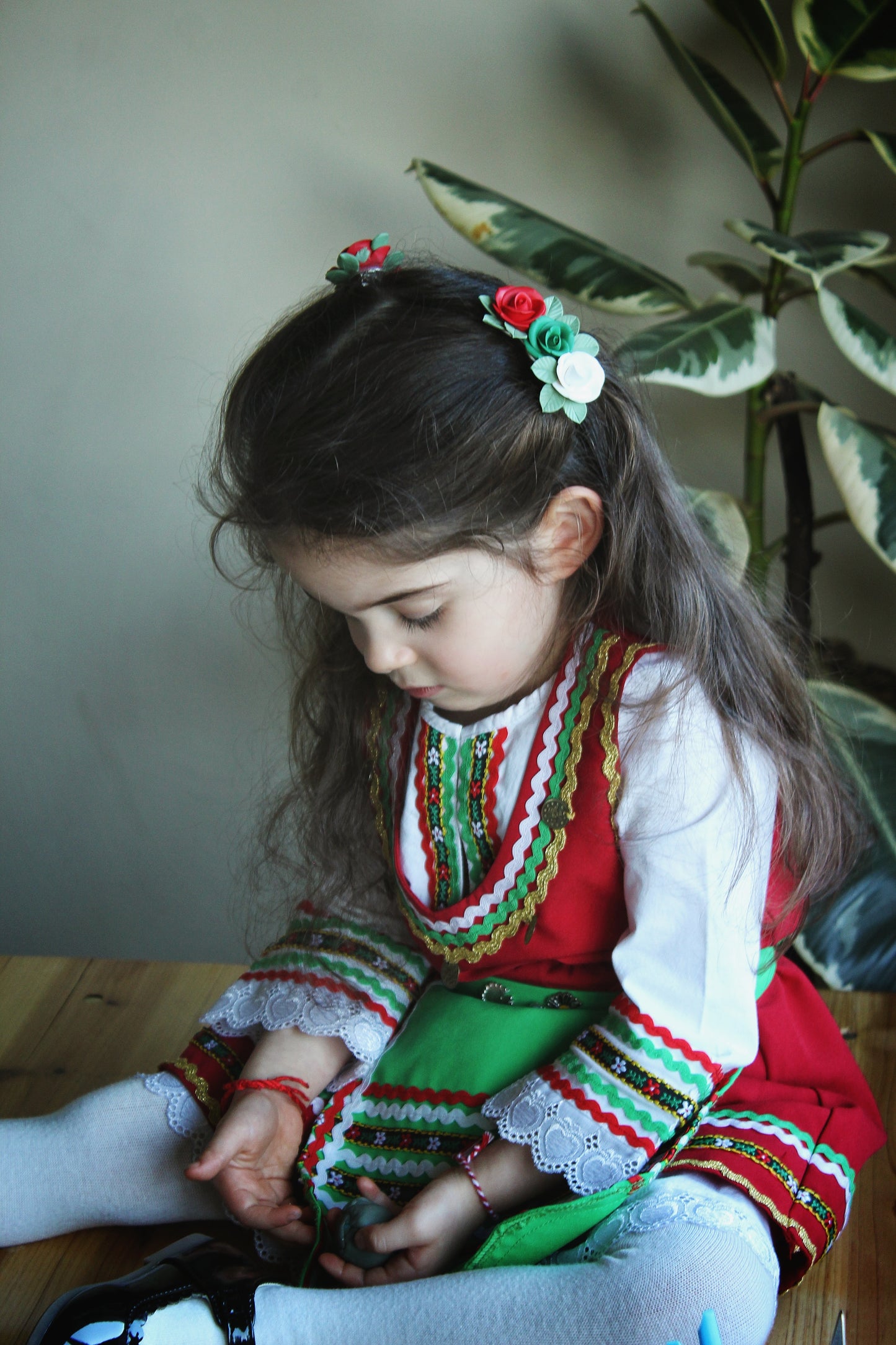 Raina Ethno-Roses Hairclip